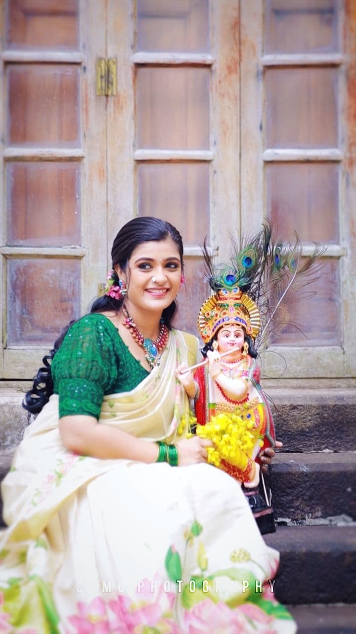 Bridal Innovation legacy portfolio look 17, showing Kerala bridal makeup, hair styling, saree, jewellery, or ceremony details.